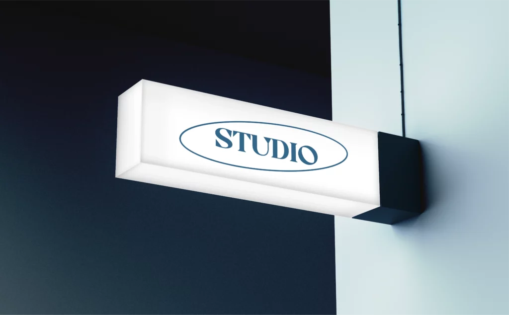 Branding créé par Oversour Studio, studio de branding à Paris et Caen